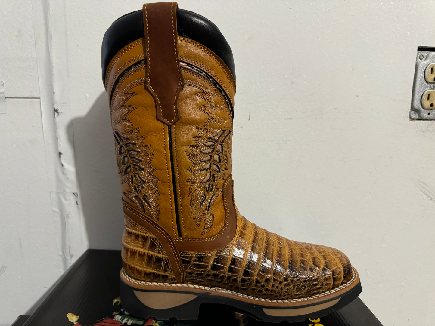 Men's boot